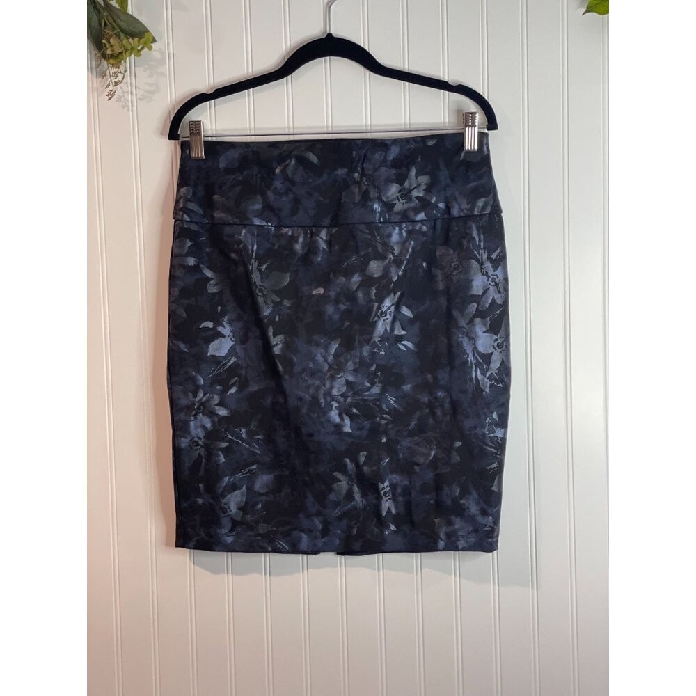 Up! Womens Floral Print Skirt Size 8 Rayon/Nylon Blend Black & Gray Made in Cana